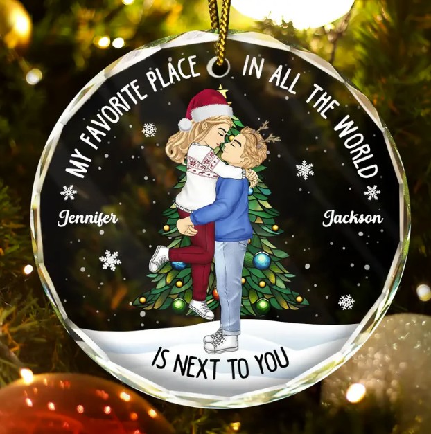 Christmas Couple Kissing My Favorite Place In All The World - Personalized Circle Glass Ornament