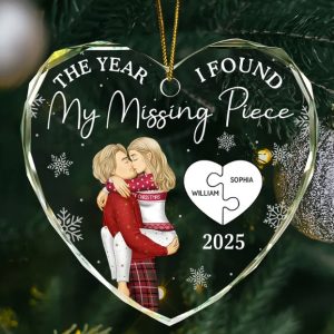 The Year I Found My Missing Piece Kissing Couples - Personalized Heart Shaped Glass Ornament